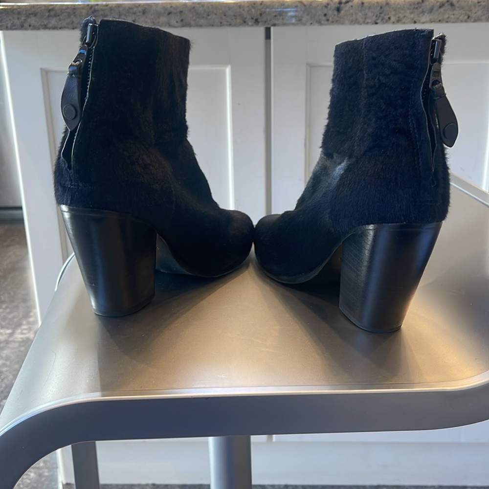 RAG AND BONE NAVY BLUE CALFHAIR NEWBURY BOOT. 38.5 - Picture 5 of 10